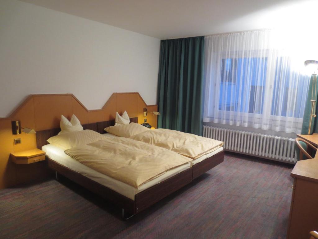 Parkhotel Goldlinde Bodenwerder Esterno foto