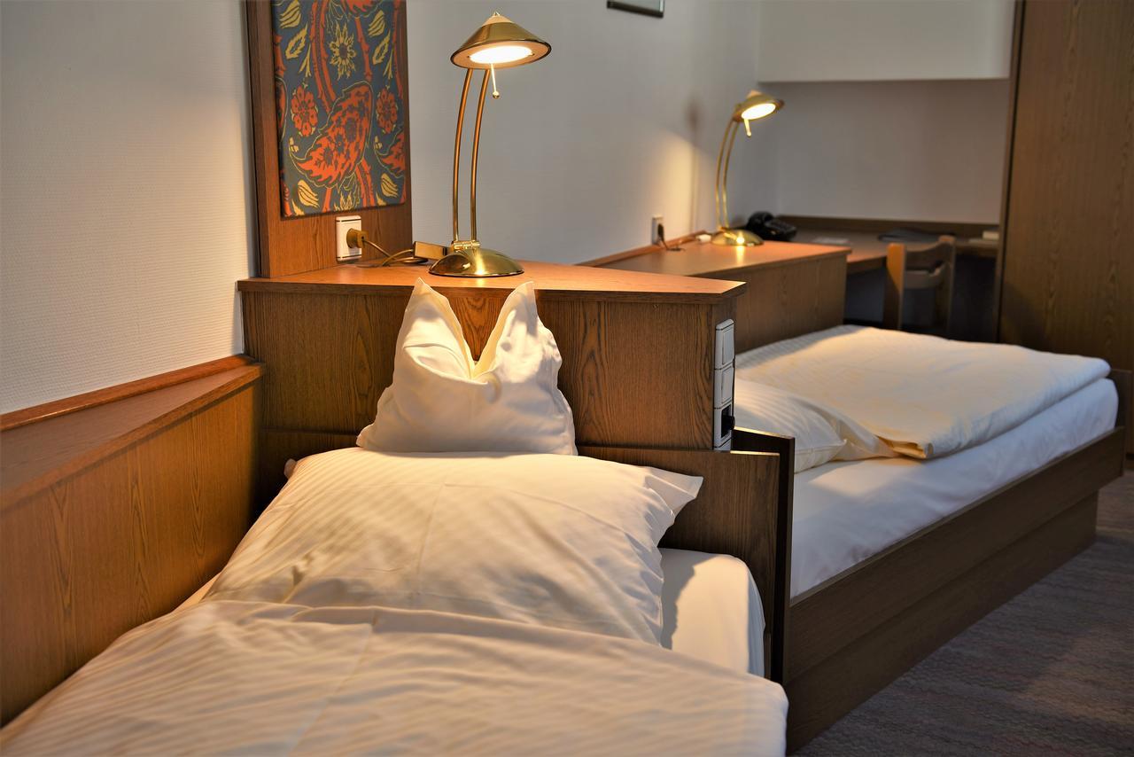 Parkhotel Goldlinde Bodenwerder Esterno foto