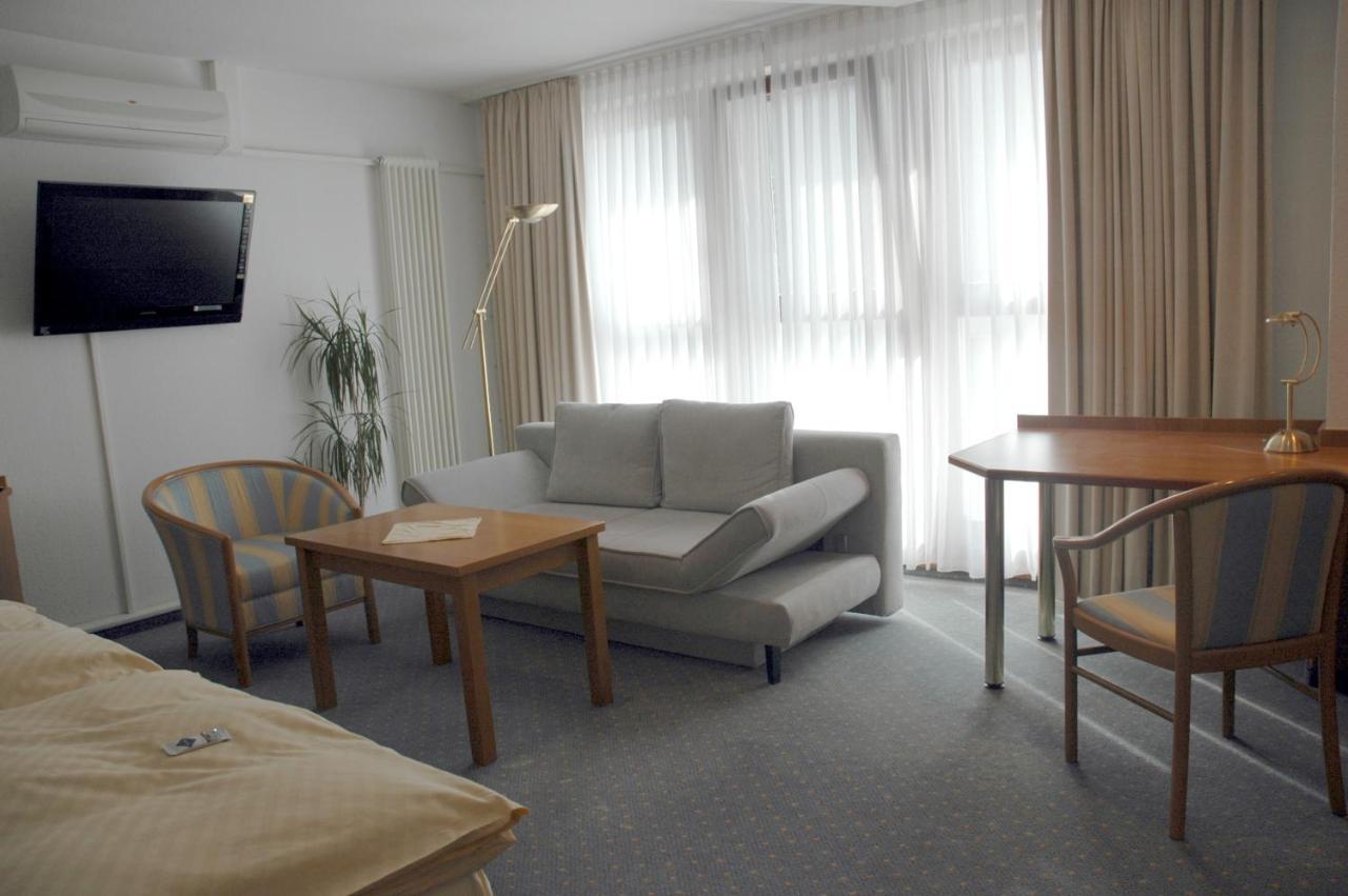 Parkhotel Goldlinde Bodenwerder Esterno foto
