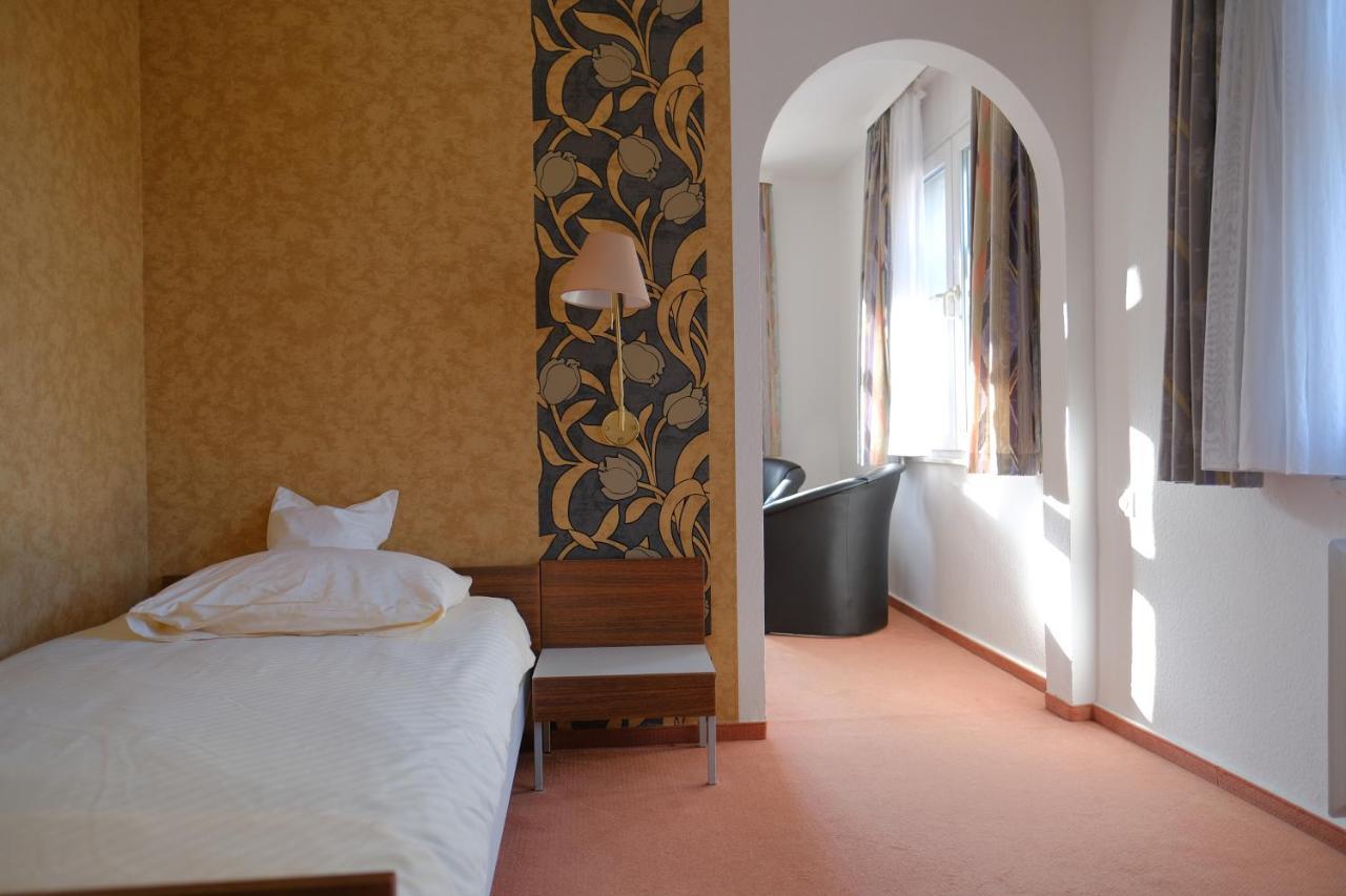 Parkhotel Goldlinde Bodenwerder Esterno foto